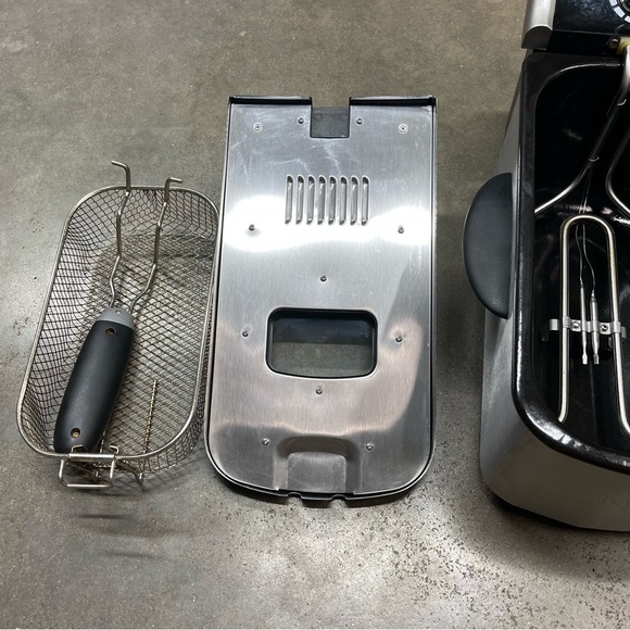 Farberware Stainless Steel 2.5L Deep Fryer - Picture 8 of 11